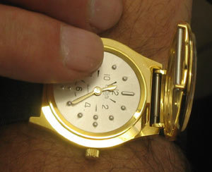 Tastbare Armbanduhr
