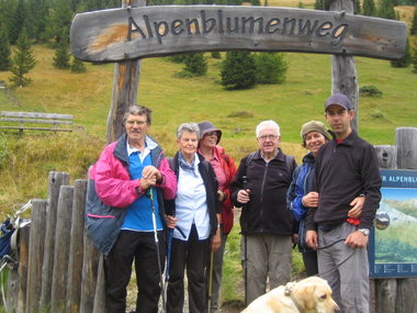 Ein Foto am Eingang des Alpenblumenweges