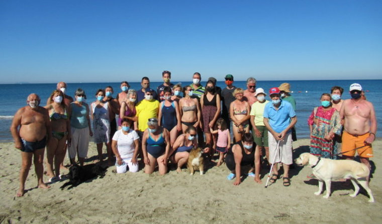 Gruppenfoto am Strand