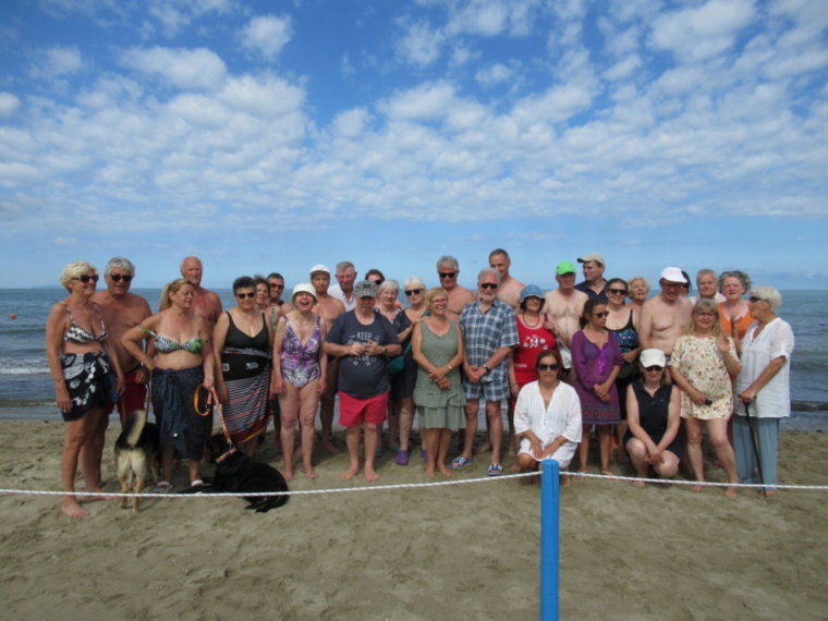 Gruppenfoto am Strand